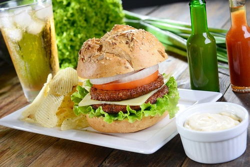 校園美食新勢(shì)力 大學(xué)食堂加盟快餐品牌的策略與管理之道